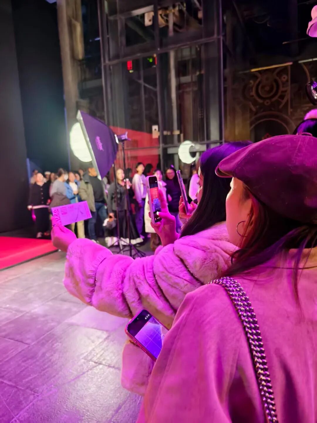 星空体育：国际合力激活本土创意 哈尔滨国际时装周凝聚创意绽放冰城光彩(图3)