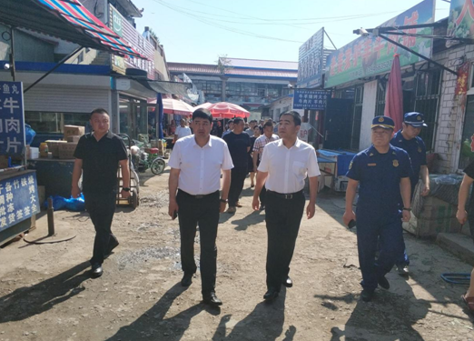 集贤县县委副书记,县长郭伟在节目后立即组织相关部门到违建现场实地